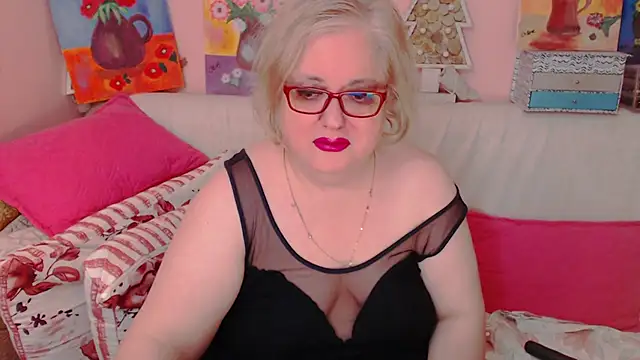 Snapshot of Maturelove_xxx chatting on 4, 5, 2026 Maturelove xxx online show from 4, 5, 2026