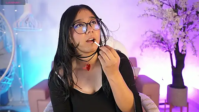 VioletJoness  online show from 9, 7, 2026