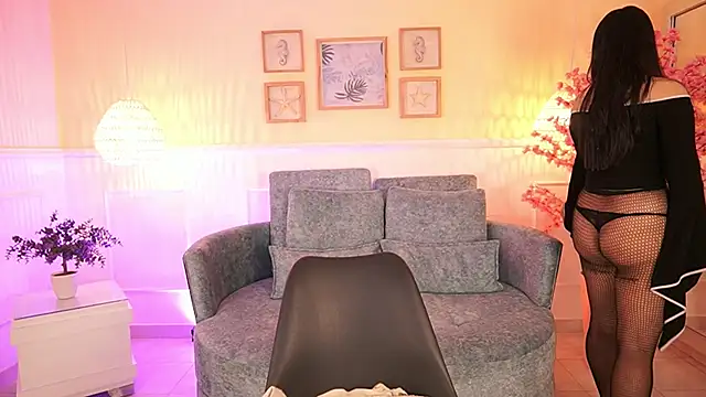Snapshot of VioletJoness_ chatting on 10, 6, 2026 VioletJoness online show from 10, 6, 2026