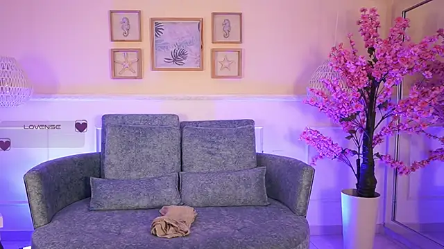 Snapshot of VioletJoness_ chatting on 3, 6, 2026 VioletJoness online show from 3, 6, 2026