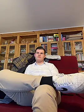 19teenoldboy online show from 10, 5, 2026