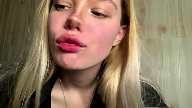 Snapshot of Malinwitch chatting on 4, 6, 2026 Malinwitch online show from 4, 6, 2026