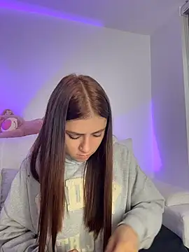 Snapshot of EmilyCxx chatting on 5, 8, 2026 EmilyCxx online show from 5, 8, 2026