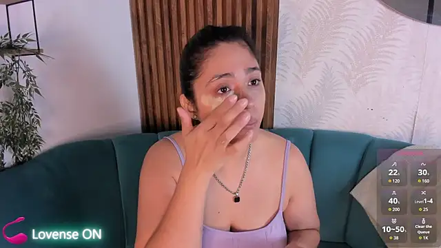Snapshot of Chloethompson_ chatting on 11, 5, 2026 Chloethompson online show from 11, 5, 2026