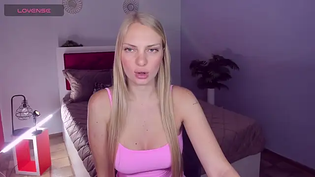 Snapshot of NancyGlamour chatting on 14, 6, 2026 NancyGlamour online show from 14, 6, 2026