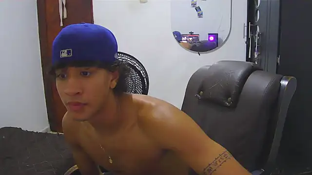 Snapshot of Hansel_take chatting on 4, 8, 2026 Hansel take online show from 4, 8, 2026