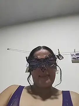 Snapshot of Bella_Morena27 chatting on 27, 5, 2026 Bella Morena27 online show from 27, 5, 2026