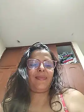 Snapshot of Bella_Morena27 chatting on 1, 6, 2026 Bella Morena27 online show from 1, 6, 2026