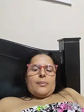Snapshot of Bella_Morena27 chatting on 6, 6, 2026 Bella Morena27 online show from 6, 6, 2026