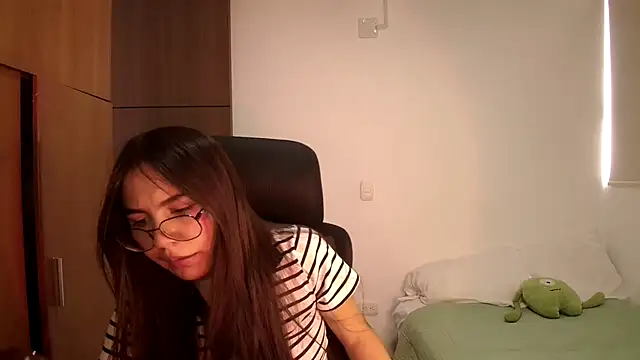 Snapshot of abbyyandmaxx chatting on 18, 5, 2026 abbyyandmaxx online show from 18, 5, 2026