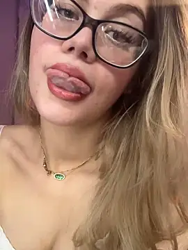 Snapshot of pinkstarburstt chatting on 16, 5, 2026 pinkstarburstt online show from 16, 5, 2026