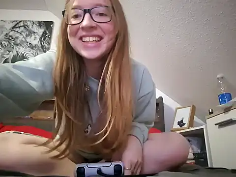 Freaky-Doll online show from 7, 5, 2026