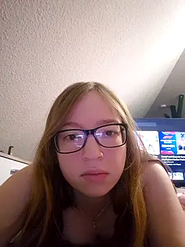 Freaky-Doll online show from 29, 5, 2026