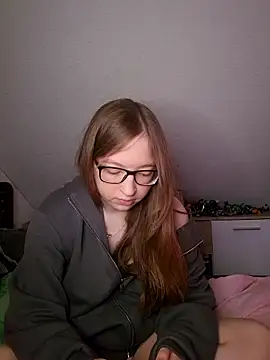 Freaky-Doll online show from 14, 6, 2026