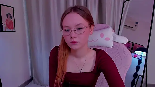 FloraLarsson online show from 8, 5, 2026