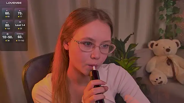 FloraLarsson online show from 5, 6, 2026