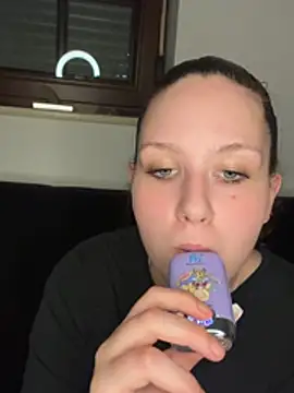 Snapshot of CuteBeaX chatting on 2, 6, 2026 CuteBeaX online show from 2, 6, 2026