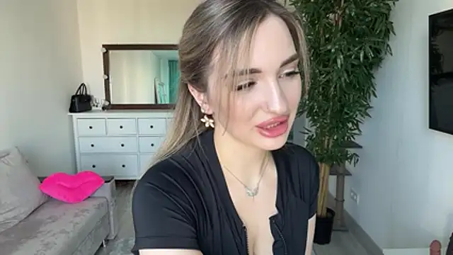 Victoria Jess online show from 11, 5, 2026
