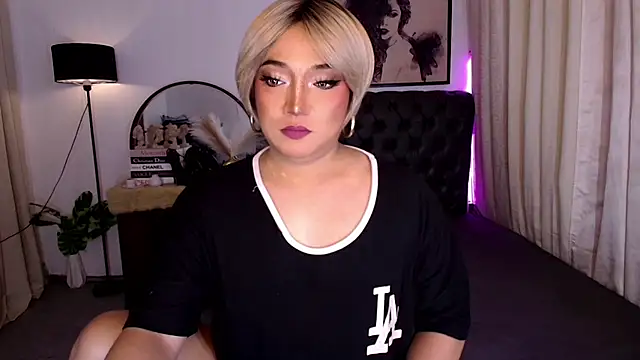 Sensual Ekang online show from 22, 7, 2026