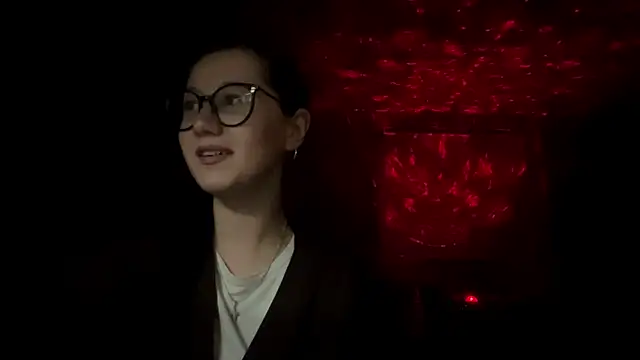 AdelleBaggenstoss online show from 30, 4, 2026