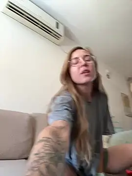 Snapshot of ShyBlondieXXX chatting on 6, 6, 2026 ShyBlondieXXX online show from 6, 6, 2026