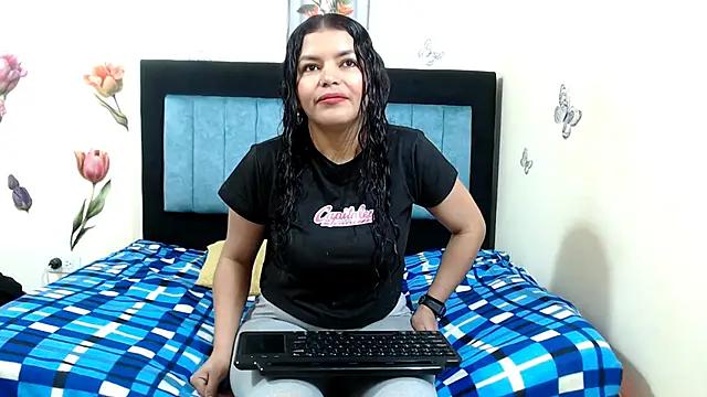 Snapshot of LUCYXS1 chatting on 19, 5, 2026 LUCYXS1 online show from 19, 5, 2026