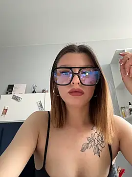 Dana Lux online show from 30, 4, 2026