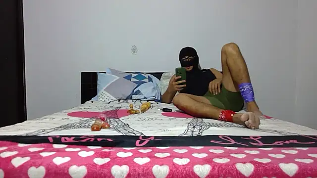 DuoCalienteshow69 online show from 1, 6, 2026