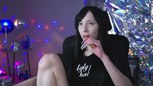 Snapshot of SeraphineSparda chatting on 20, 5, 2026 SeraphineSparda online show from 20, 5, 2026