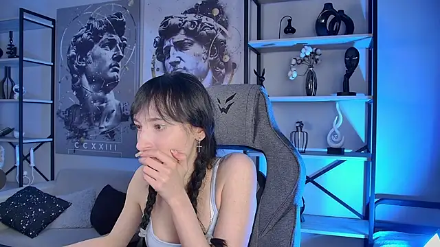 Snapshot of SeraphineSparda chatting on 3, 7, 2026 SeraphineSparda online show from 3, 7, 2026