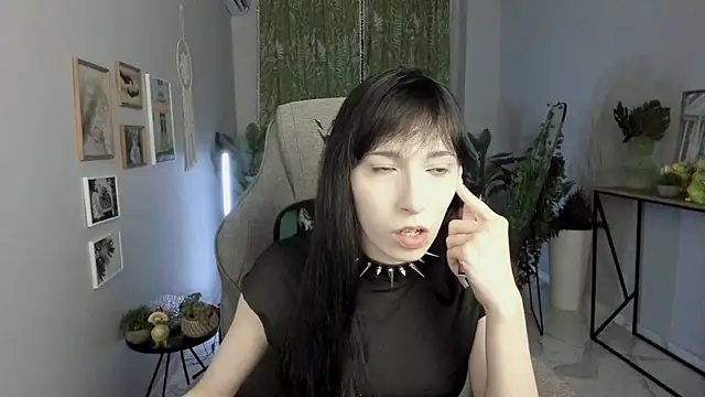 Snapshot of SeraphineSparda chatting on 4, 7, 2026 SeraphineSparda online show from 4, 7, 2026