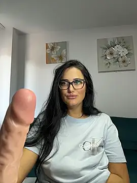 Snapshot of AnyEvyy chatting on 4, 6, 2026 AnyEvyy online show from 4, 6, 2026