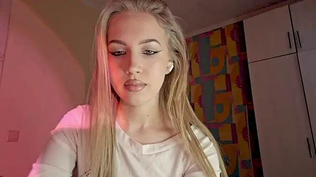 Snapshot of Katrinethequeen chatting on 13, 6, 2026 Katrinethequeen online show from 13, 6, 2026