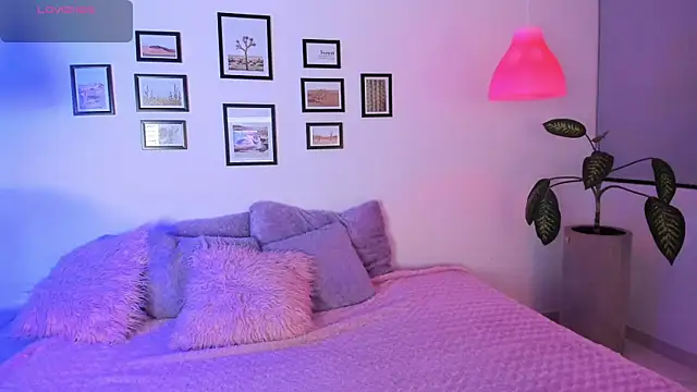 Kendaall sweet online show from 21, 5, 2026