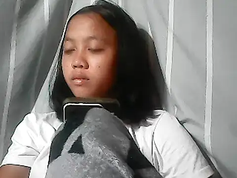 Yours AsianPinayGirl18 online show from 3, 6, 2026