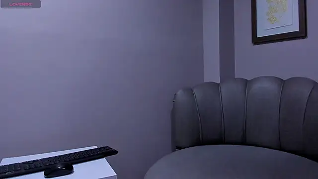 Snapshot of Roxanna_moore chatting on 30, 6, 2026 Roxanna moore online show from 30, 6, 2026