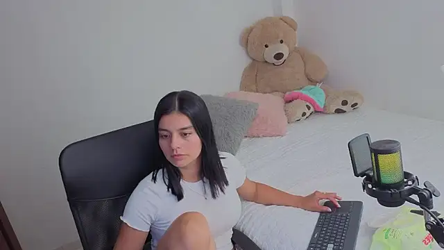 valerihouse  online show from 30, 5, 2026