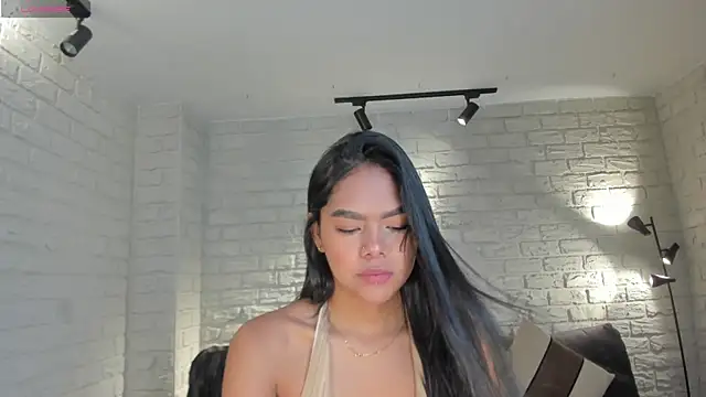 Snapshot of SaphiraJames chatting on 24, 5, 2026 SaphiraJames online show from 24, 5, 2026