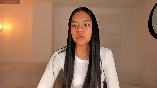 Snapshot of SaphiraJames chatting on 25, 6, 2026 SaphiraJames online show from 25, 6, 2026