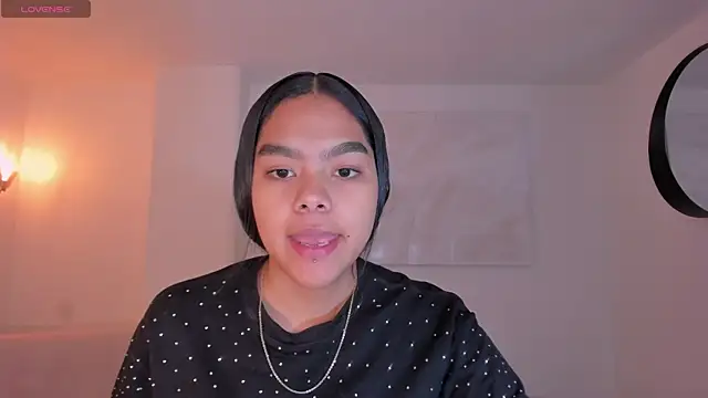 Snapshot of SaphiraJames chatting on 26, 6, 2026 SaphiraJames online show from 26, 6, 2026
