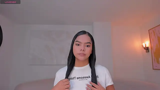 Snapshot of SaphiraJames chatting on 29, 5, 2026 SaphiraJames online show from 29, 5, 2026