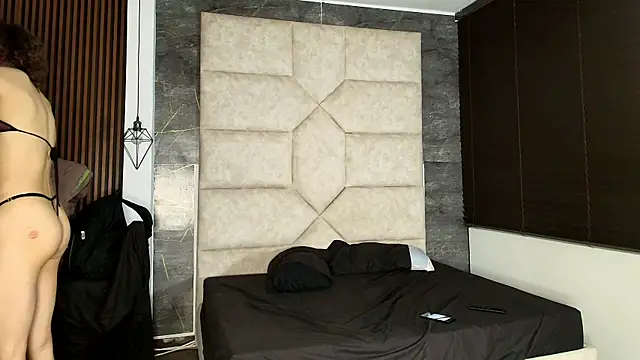 Snapshot of Divine_____ chatting on 8, 6, 2026 Divine online show from 8, 6, 2026