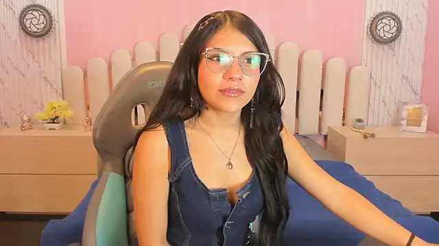 Snapshot of babe_vennus chatting on 27, 5, 2026 babe vennus online show from 27, 5, 2026