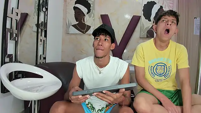 Snapshot of RED_BOYS_XXX chatting on 4, 6, 2026 RED BOYS XXX online show from 4, 6, 2026