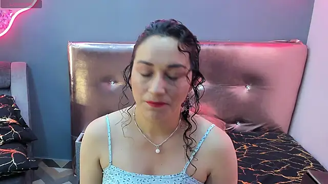Elizabeth bennett online show from 22, 5, 2026