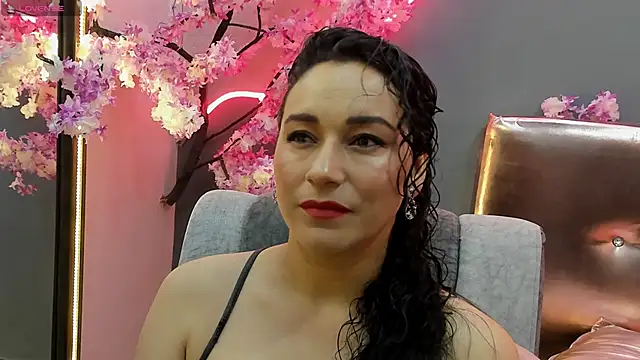 Elizabeth bennett online show from 22, 6, 2026