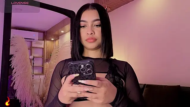 Snapshot of Chloe_monroee chatting on 9, 7, 2026 Chloe monroee online show from 9, 7, 2026