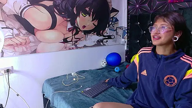 Snapshot of Noa_lau chatting on 16, 7, 2026 Noa lau online show from 16, 7, 2026