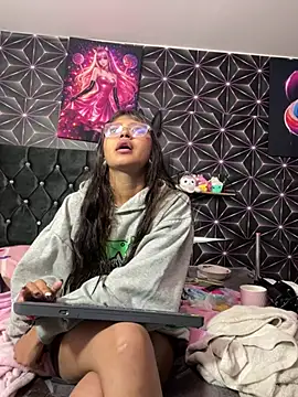 Snapshot of Noa_lau chatting on 19, 7, 2026 Noa lau online show from 19, 7, 2026