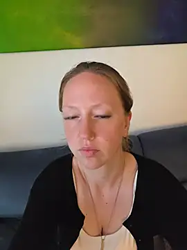 Snapshot of SweetGermanAlina chatting on 24, 7, 2026 SweetGermanAlina online show from 24, 7, 2026